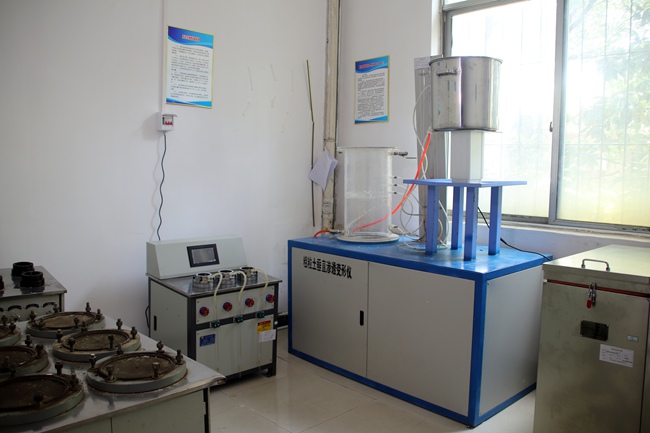 粗顆粒土垂直滲透變形儀